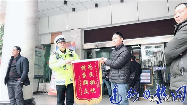 一锅稀饭烫伤小伙,一锅热汤倒下9岁孩子严重烫伤