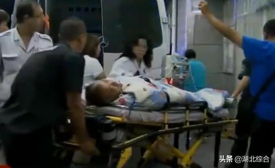 中风偏瘫怎么治？中医现场教学，坚持这样做，或能重新站起来