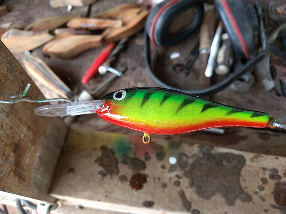 高手果然在民间，牛人不舍得买路亚鱼饵竟自己做，这手艺绝了