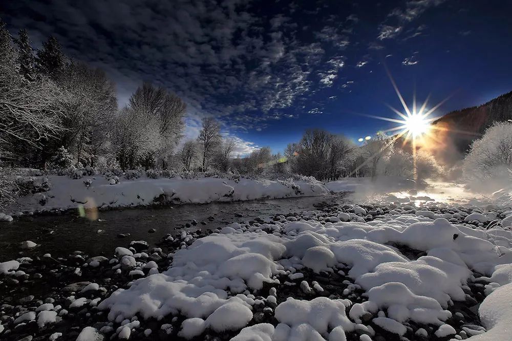 爱一个人是爱还是放手好纠结,爱一个人不应该那么卑微