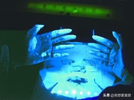 代购买雅诗兰黛小棕瓶假货怎么办,雅诗兰黛产品含有荧光剂吗