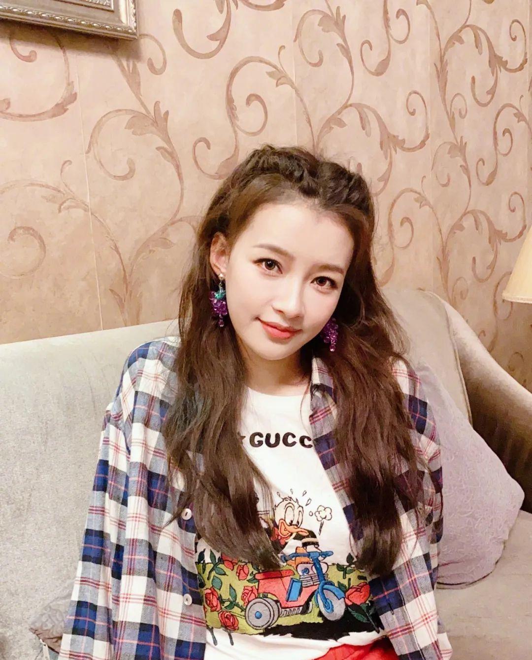 适合30-40岁圆脸减龄扎发,锁骨发型女怎么扎圆脸减龄