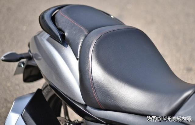 铃木入侵者intruder400,铃木入侵者400和750怎么区分