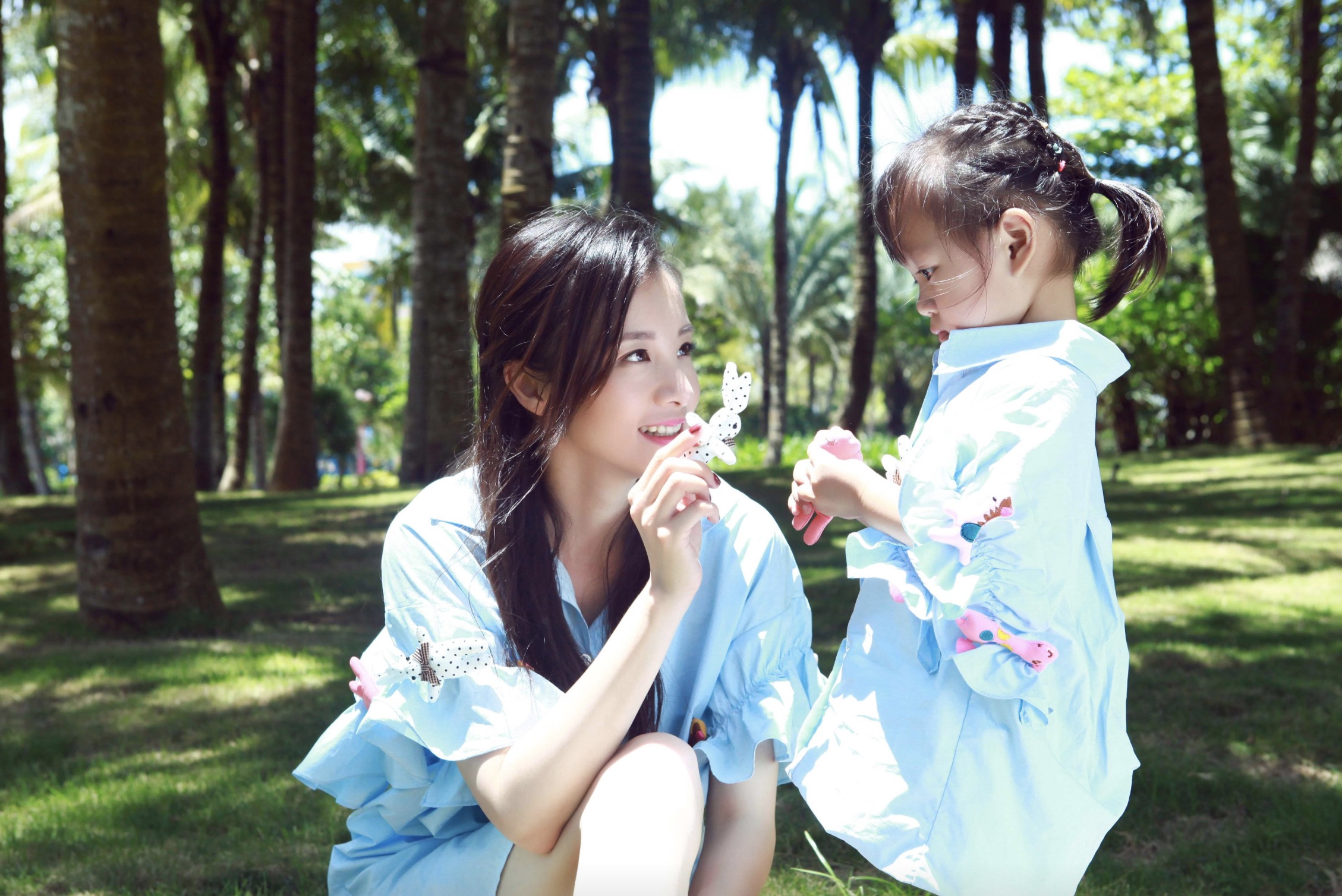 宝宝误拿502胶水滴眼睛怎么办,宝宝误把502滴进眼睛