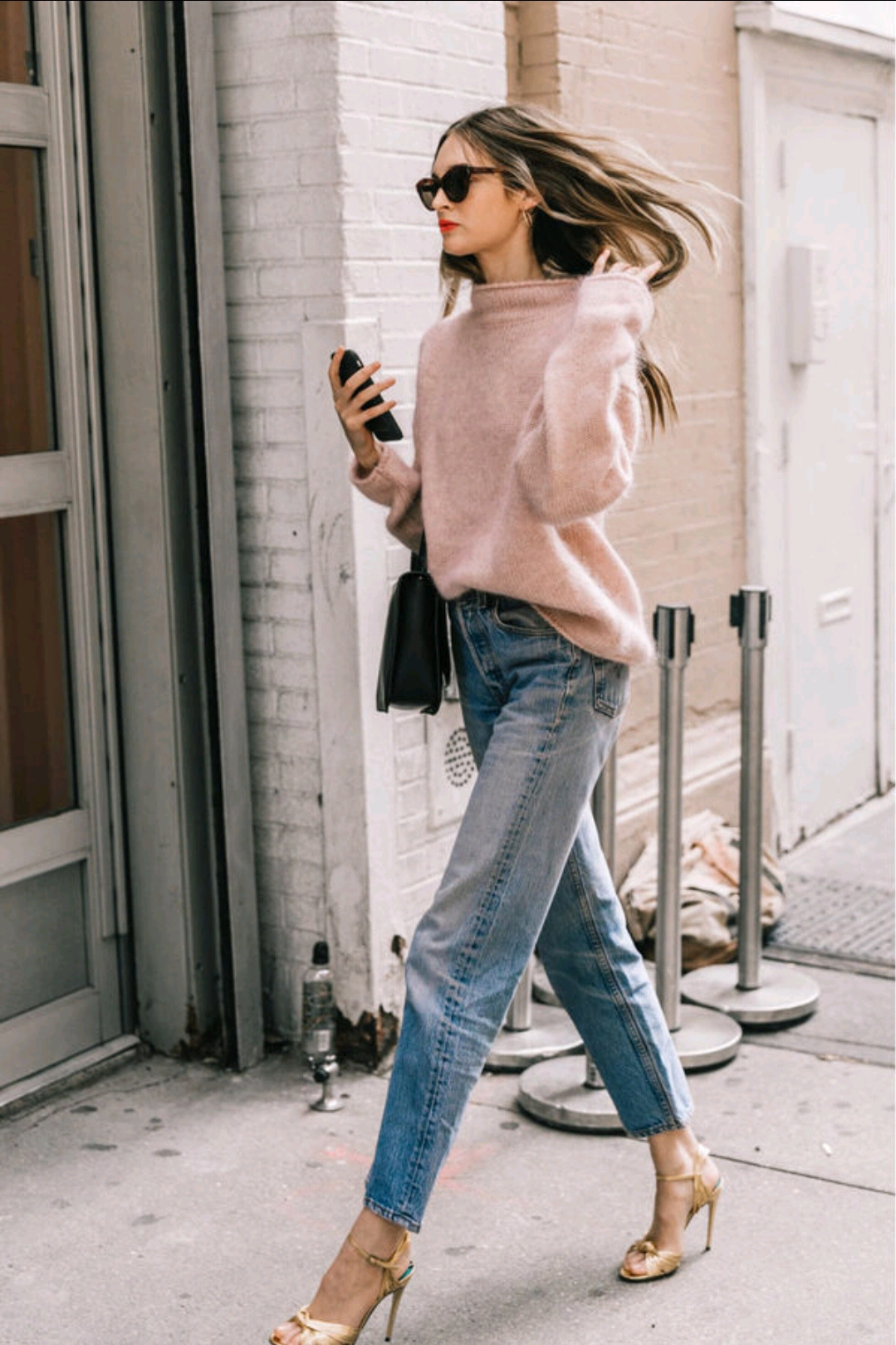 最近很火的塞衣角方式,女生塞衣角技巧