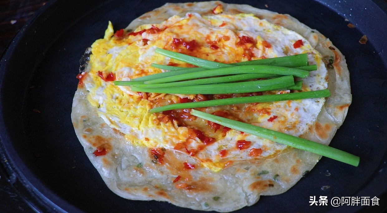 手抓饼柔软筋道层次丰富,爱吃手抓饼原坯