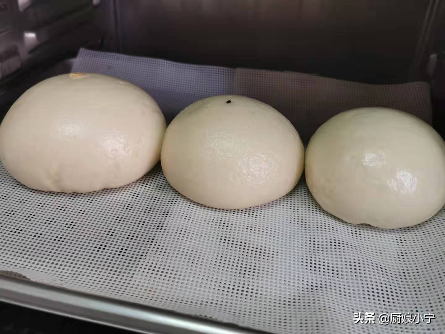 发面馒头怎么蒸才会更松软,怎样发面快且蒸出馒头喧软香甜