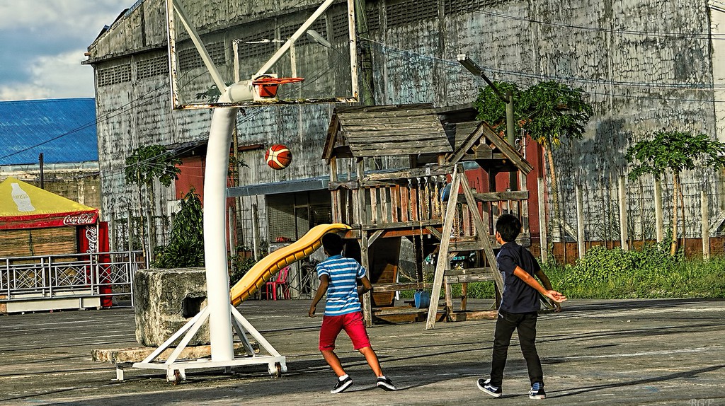 亚洲第一个篮球联盟在菲律宾！身材矮小的菲律宾人为何迷恋篮球？