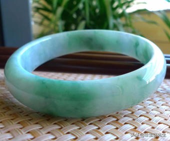 戴假货珠宝的危害,戴饰品过敏对身体有没有危害