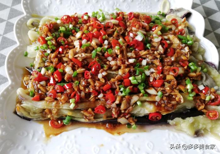 选购茄子有什么技巧和方法 (买茄子是轻的好还是重的好)