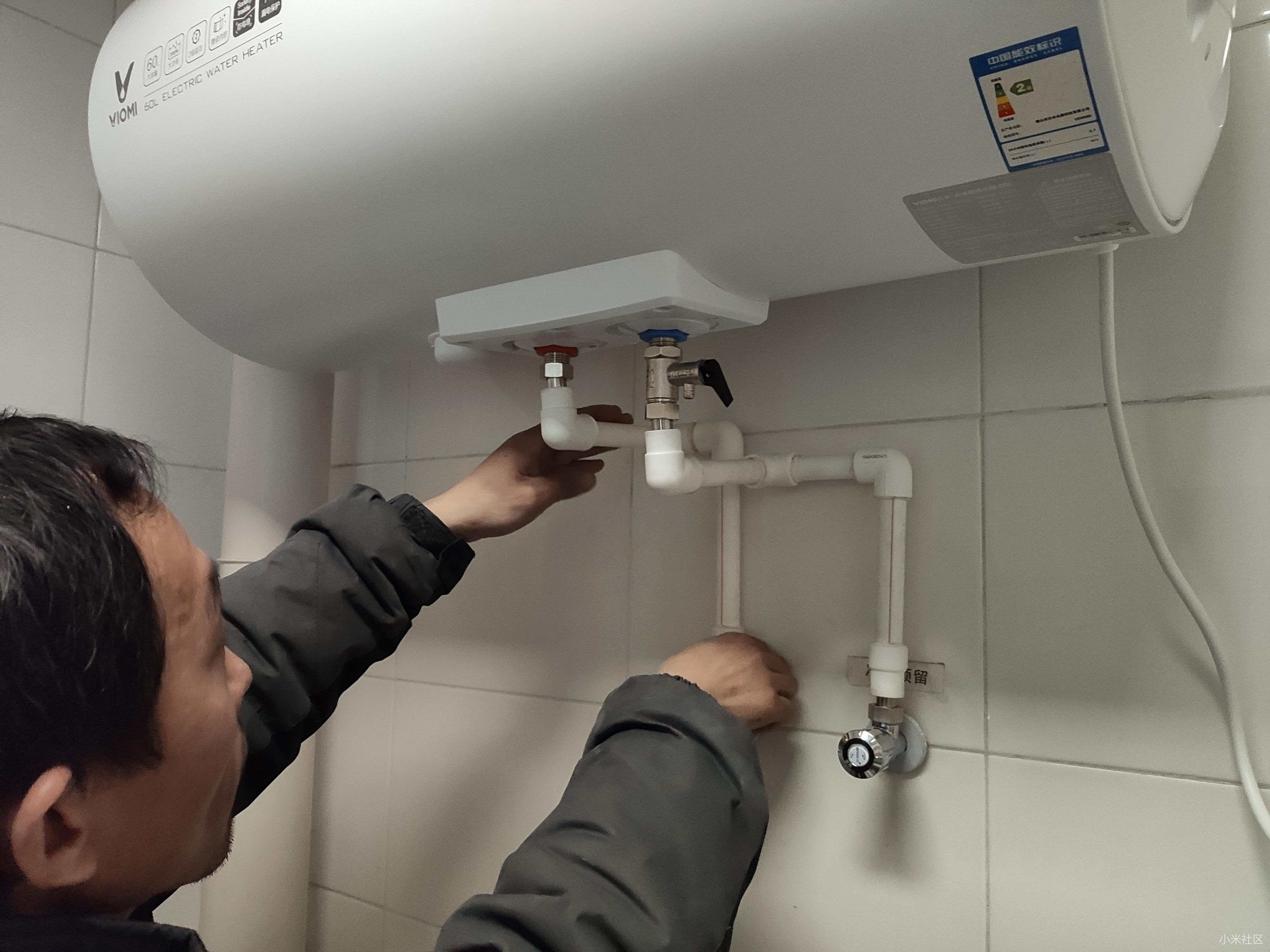 电热水器好还是燃气热水器实用,电热水器好还是燃气热水器好用