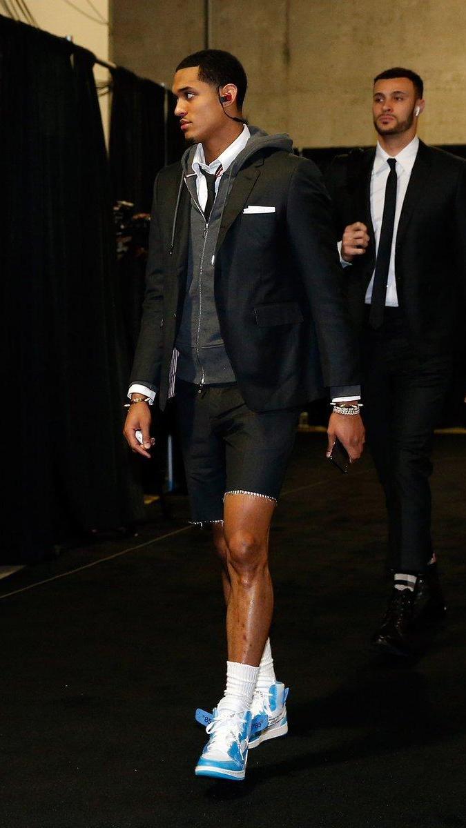 比打球更有范儿nba球员通道穿搭,nba近期球员穿搭