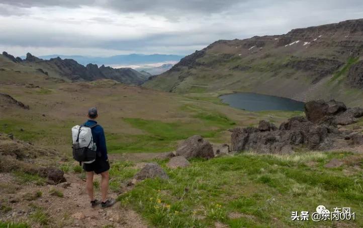 2023新款男士户外越野跑鞋,2022年男款跑步鞋推荐