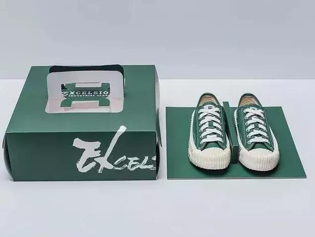 夏天什么裙子配小白鞋,夏天穿裙子可以穿小白鞋吗