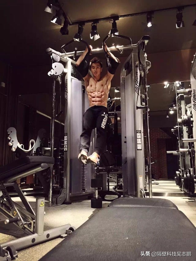 李佳淇，一个身材灰常好的健身教练