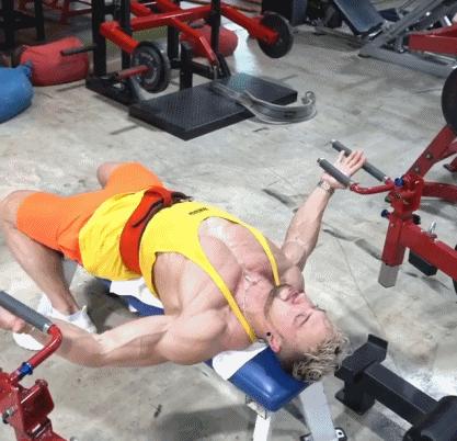 体脂率20%的身材男人,体脂率6%肌肉男