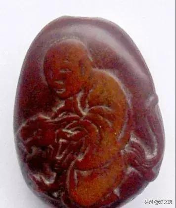 做松子手串,坚果松子做成手串被卖出17万