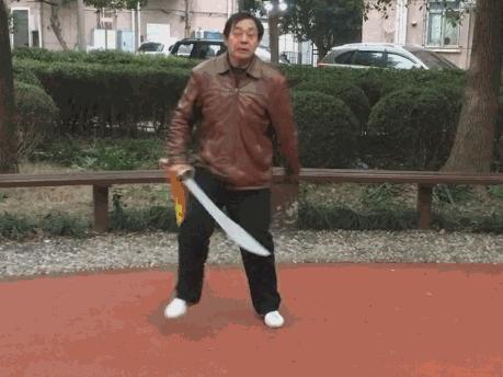 审丑泛滥背后的隐忧与反思,审丑狂欢