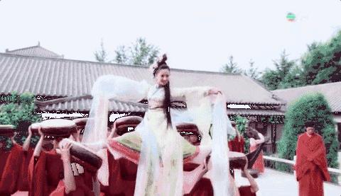 热巴古装舞蹈刘诗诗,热巴刘诗诗红毯展民族风韵