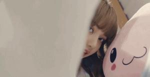 拥有lisa同款铁刘海,拥有香奈儿包包