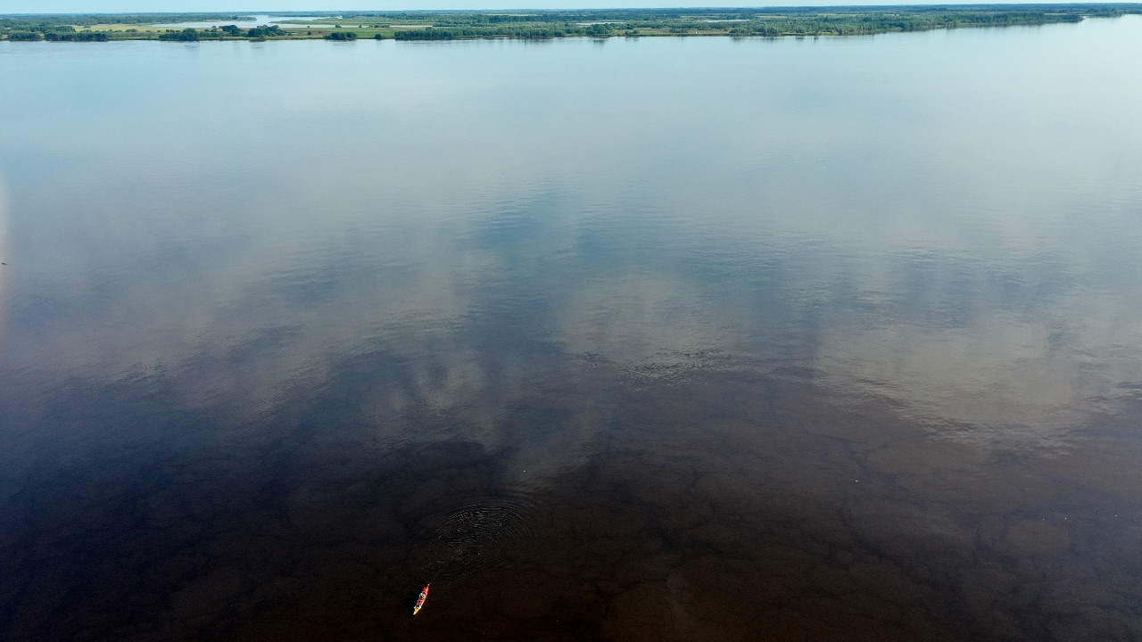 一人一舟的视频,一人一舟一运河