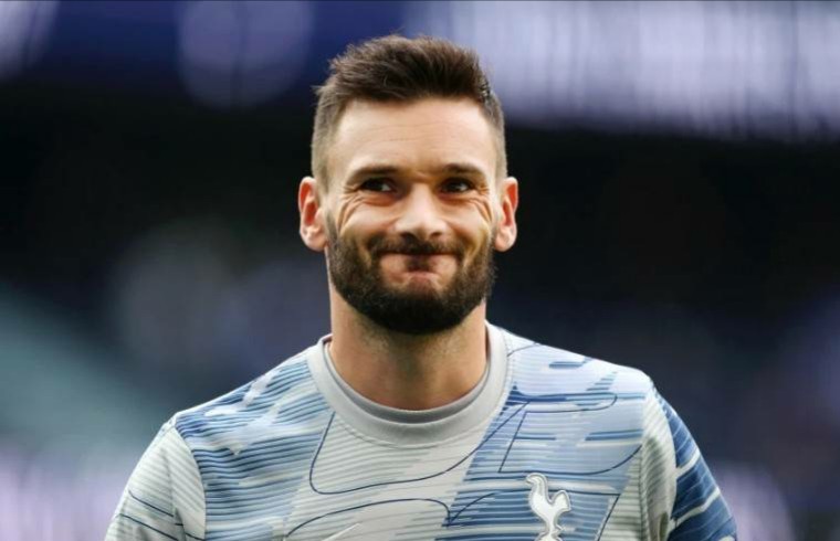 球星发型最多的是什么,曼联时期的c罗发型