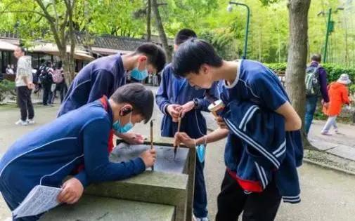 被称为沪上传奇校长，她说出了这所学校在三年内成为黑马的原因