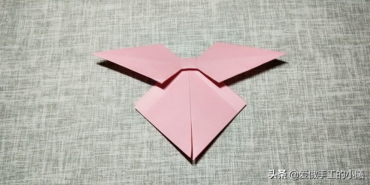 儿童折纸简单手工幼儿园蝴蝶结,蝴蝶结手工折纸超简单正方形纸