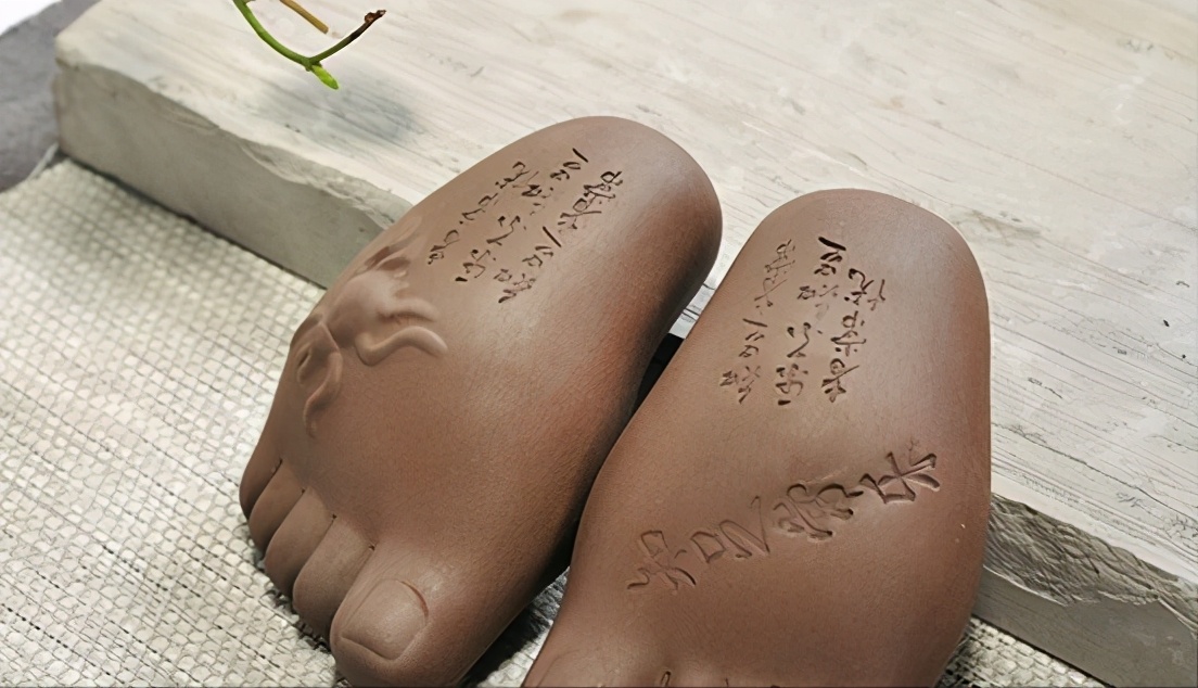 两只小船茶宠寓意什么,茶宠猪的寓意和象征