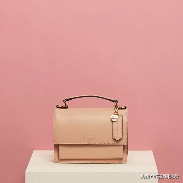 轻奢小众包包种草好看高级不撞款,比较小众的轻奢包包品牌