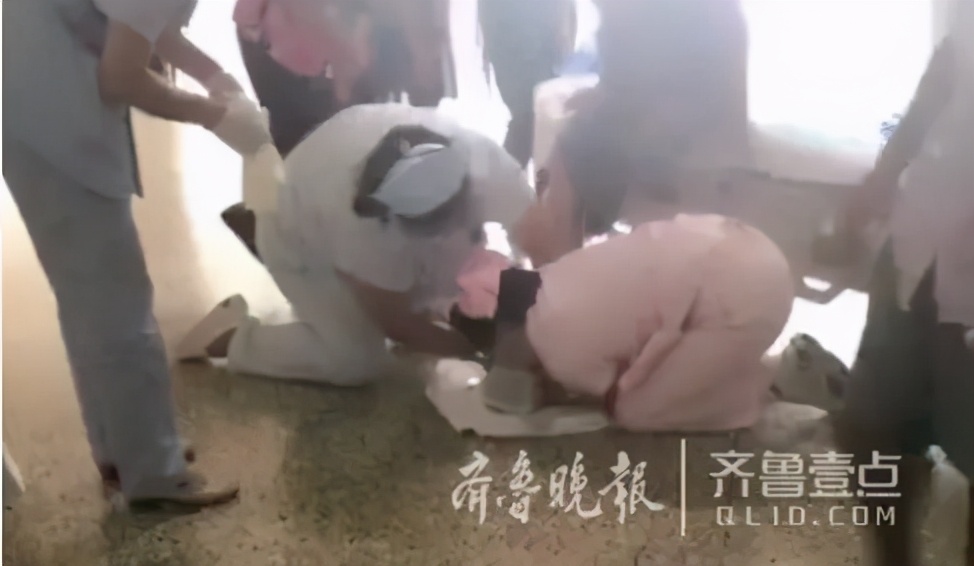 “老公，不行了，我要在车上生出来了！”