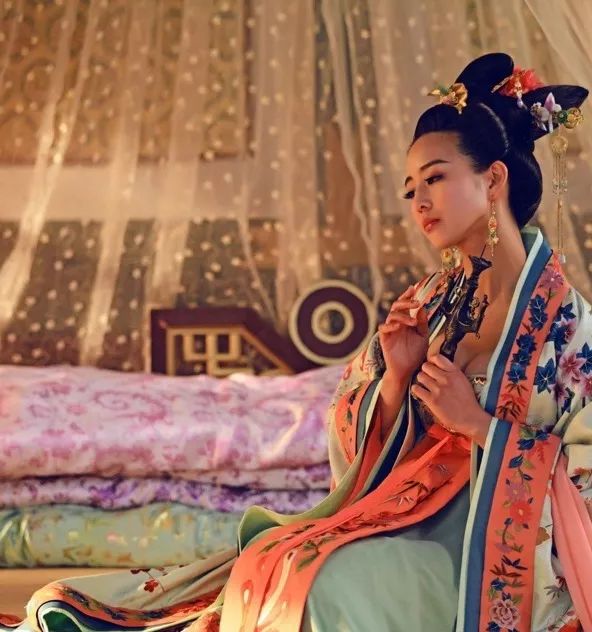 花木兰一样的女英雄,花木兰上单里唯一一个女性