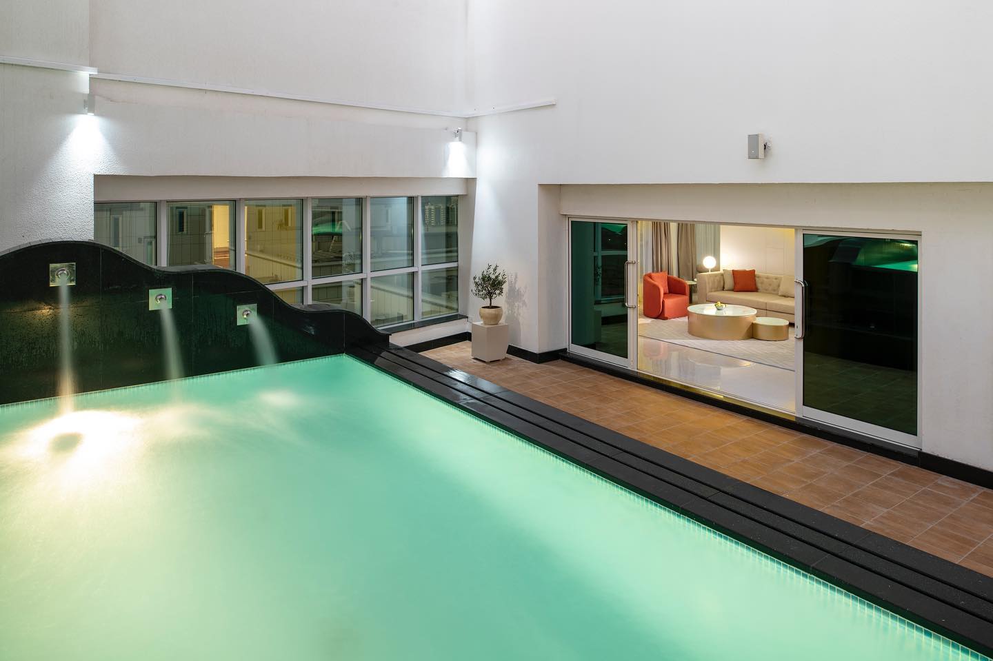 国足飞沙迦备战12强,国足集训名单沙迦