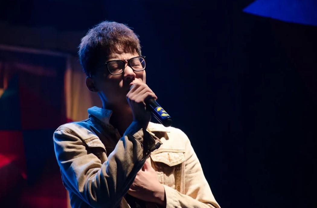 唱歌跑调的人如何练习,一唱歌就跑调怎么练才能唱歌好听