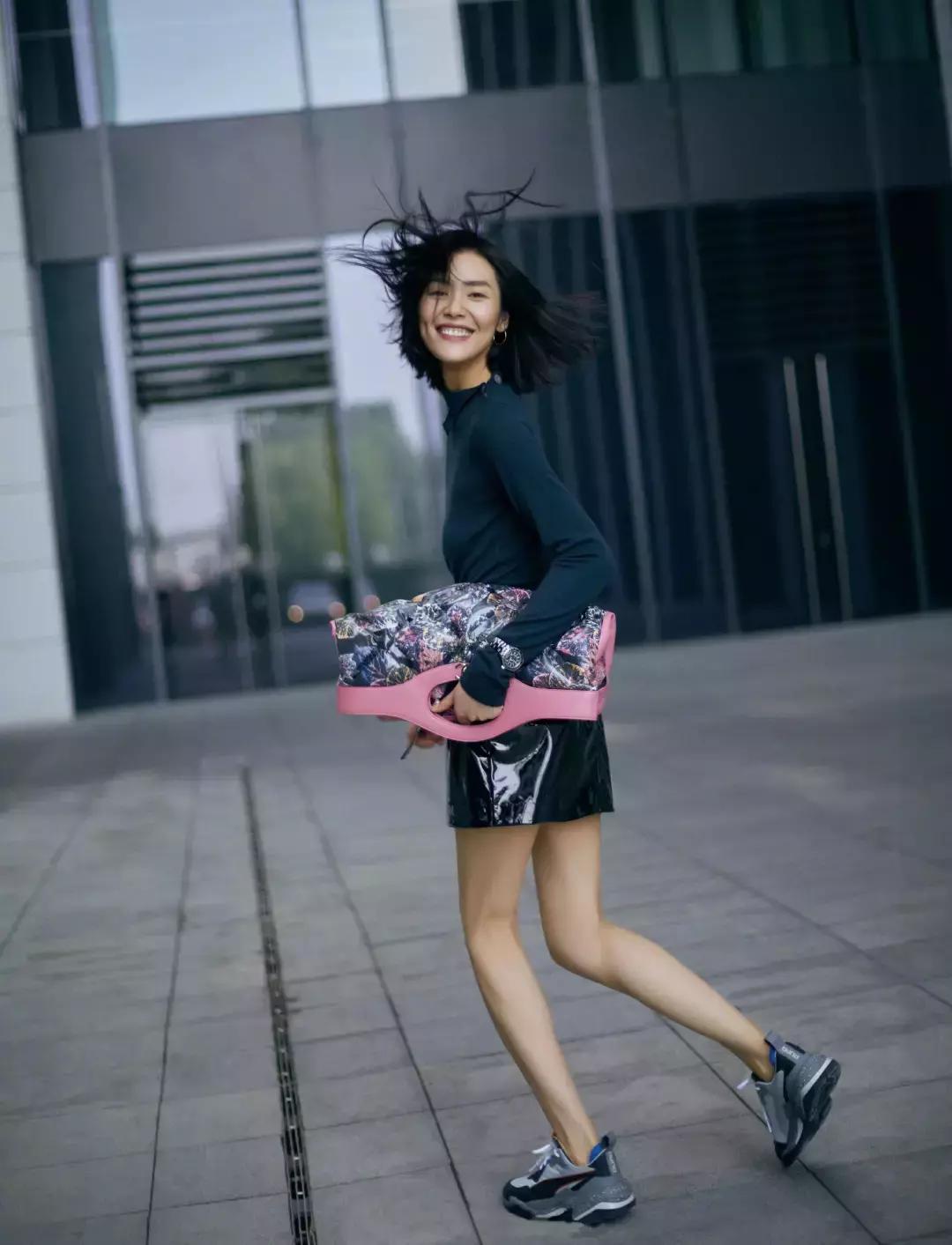 大表姐刘雯和香奈儿,大表姐刘雯的包