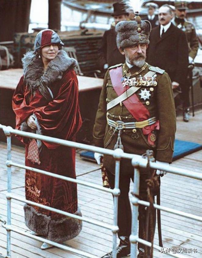 老照片1950年代的玛丽莲梦露,玛丽莲梦露粉红色裙子