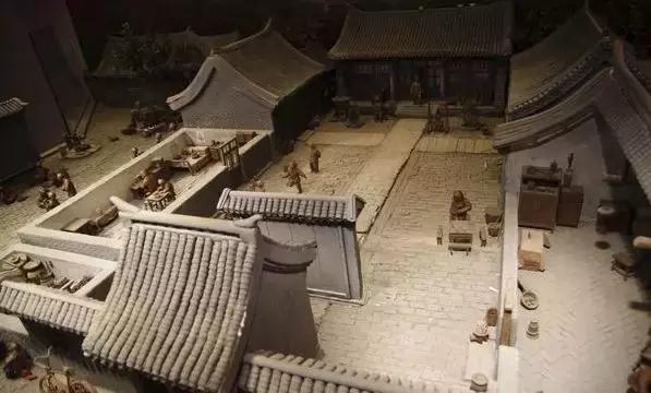 卖废品的看上不值钱的大铜墩子，收走后家里惹上血光之灾……