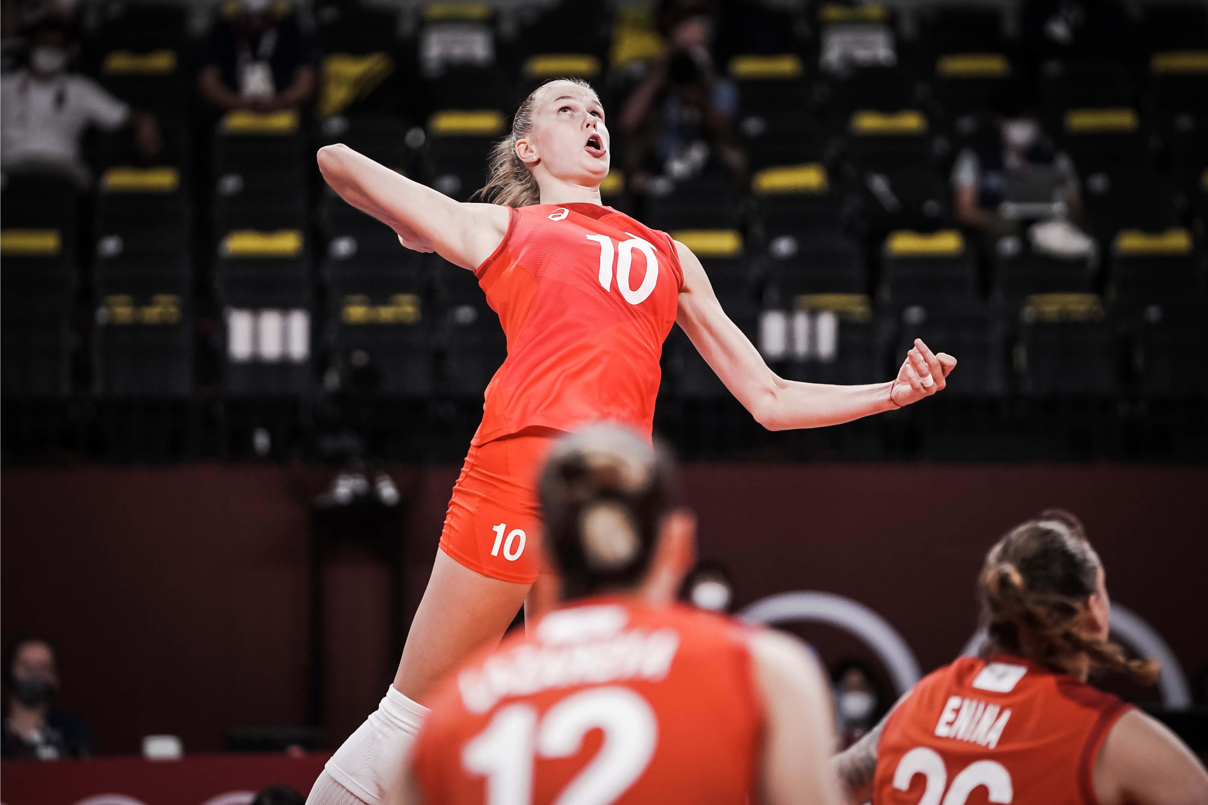 连续四届奥运无缘四强，俄罗斯女排世界冠军炮轰主帅，称其零贡献