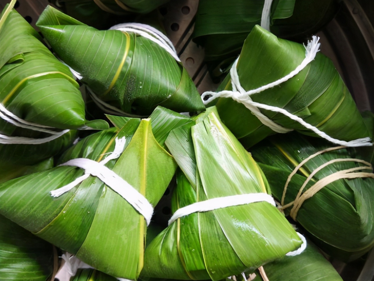 煮粽子如何不漂油,煮粽子的小技巧粽子煮多长时间