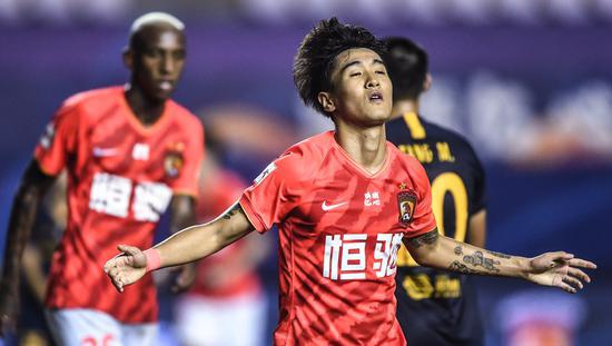 韦世豪回应出国踢球,韦世豪要不要留洋踢球了