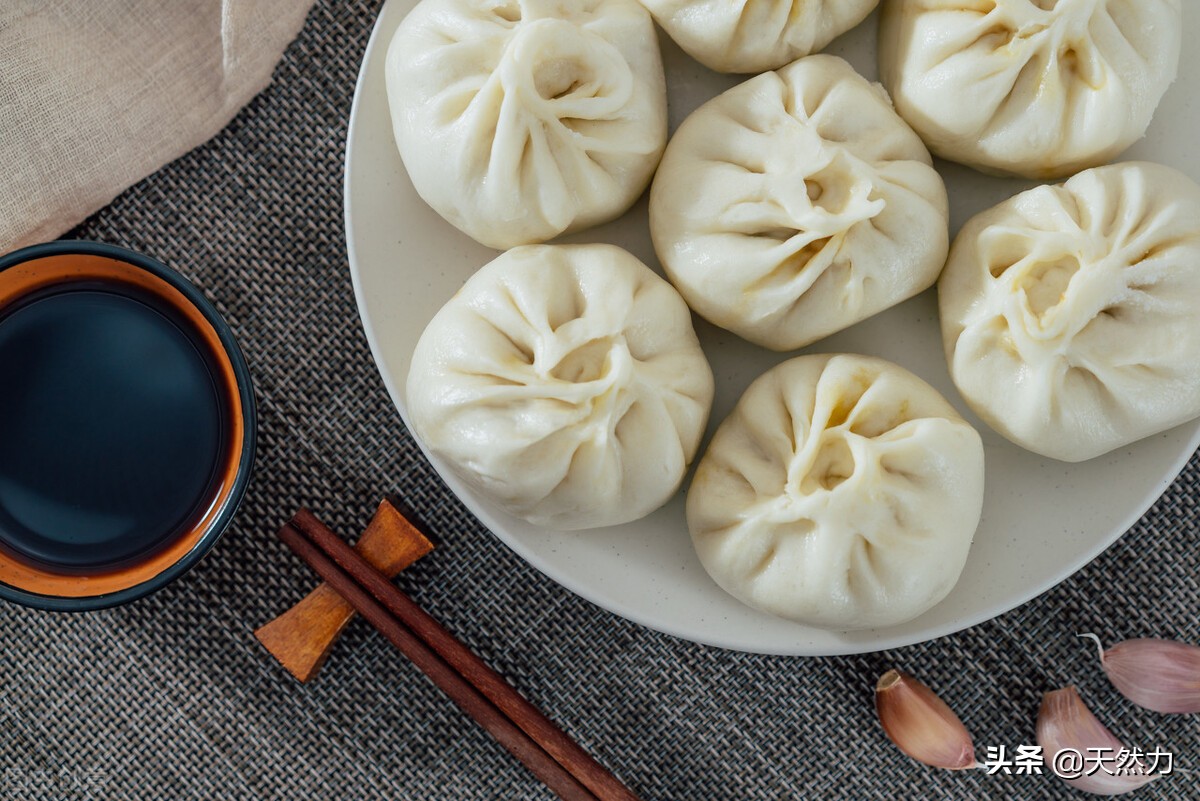 发面包子蒸熟了冷冻还是生的冷冻,包包子生坯冷冻好还是蒸熟冷冻好