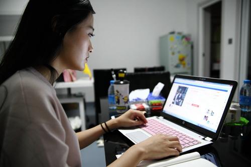 别骗自己了假装努力,拼多多都不嫌弃我穷完整版