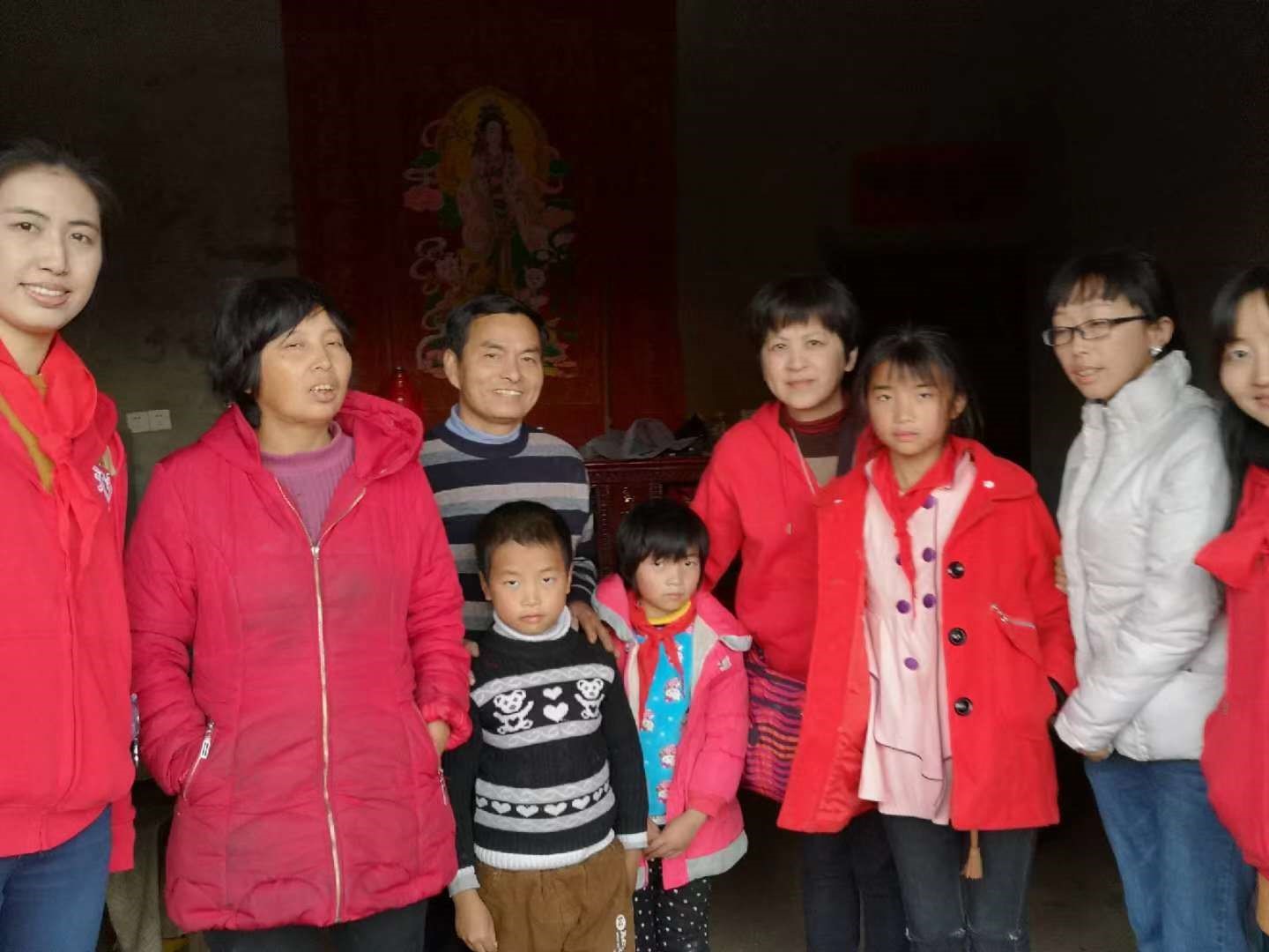 用爱浇灌花朵用心呵护成长,用爱浇灌你成长