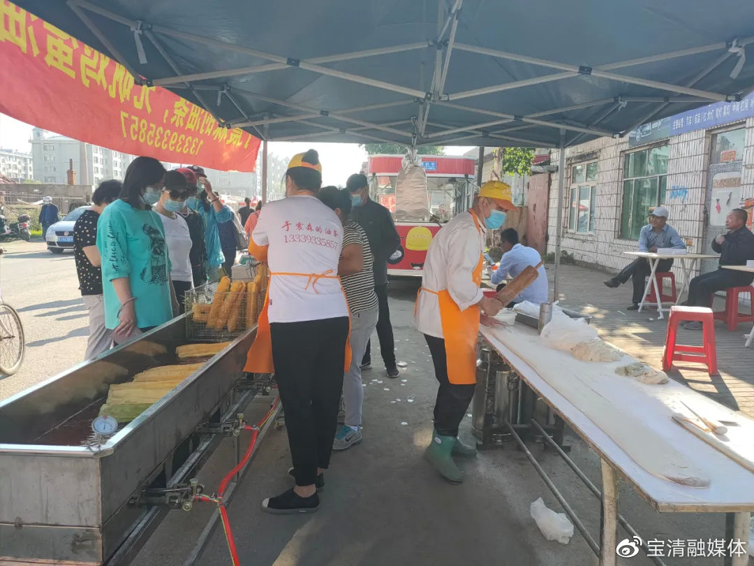 油条的烟火气,烟火气非常重的小吃街哈尔滨