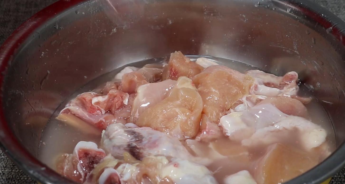 家常炖鸡肉怎么焯水,炖鸡肉要怎样才不柴