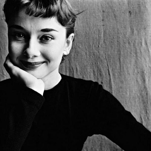 明暗关系对比强烈的绘画,绘画明暗关系教程