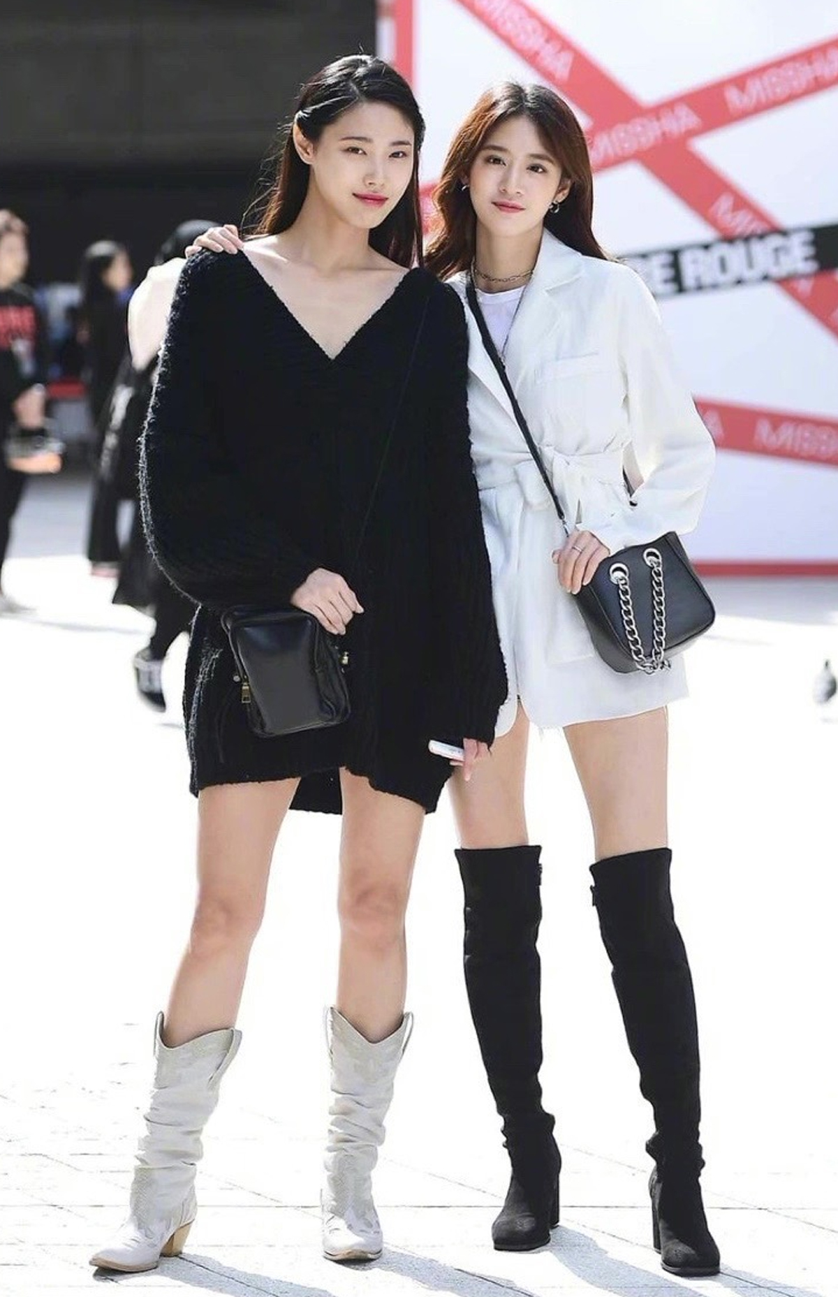 韩国街拍女生穿搭慢视频,2020街拍韩国女穿搭真实时尚