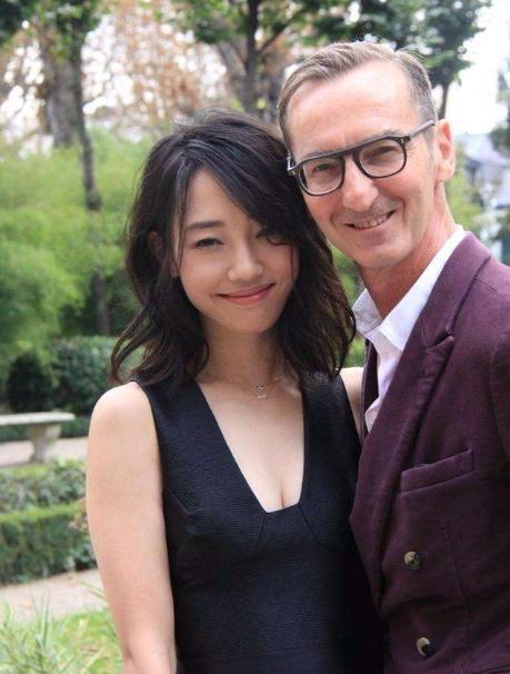 “一指禅”后,白百何频曝新恋情,上演“摸臀杀”的张爱朋去哪了