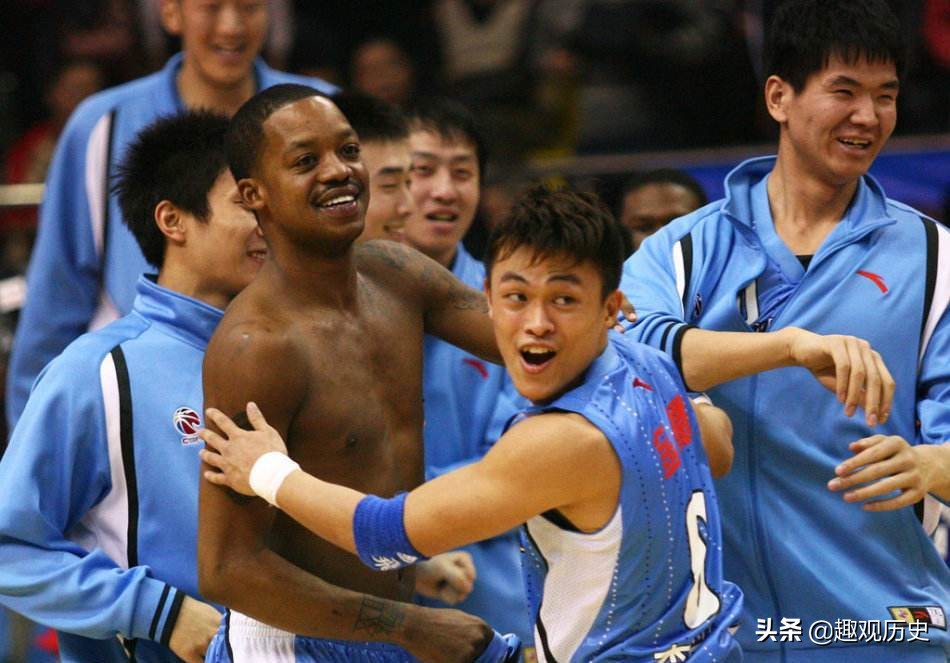 中国女足脱球衣庆祝动作,女足脱衣庆祝第一人