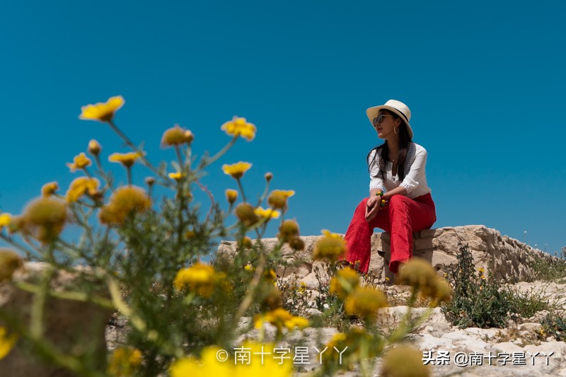 一半沙漠一半海洋图片,一半沙漠一半湖水